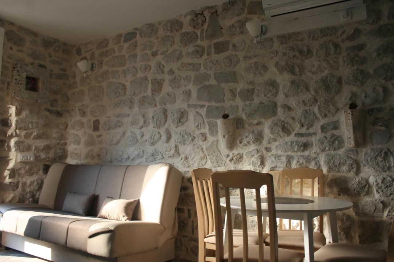 Апартаменты Apartment close to sea with a great view of sea Тиват-17