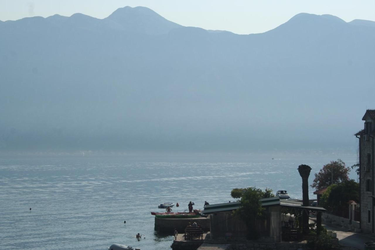 Апартаменты Apartment close to sea with a great view of sea Тиват