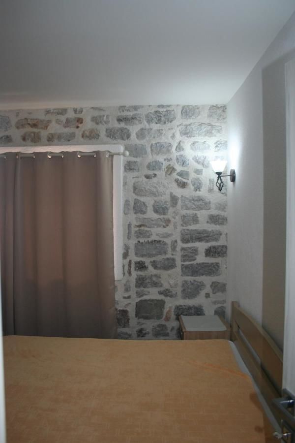 Апартаменты Apartment close to sea with a great view of sea Тиват