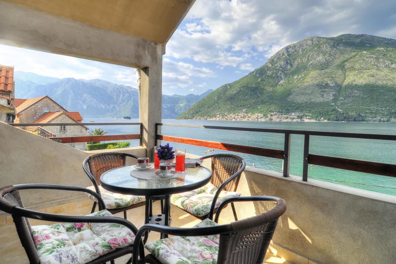 Апартаменты Apartment close to sea with a great view of sea Тиват-37