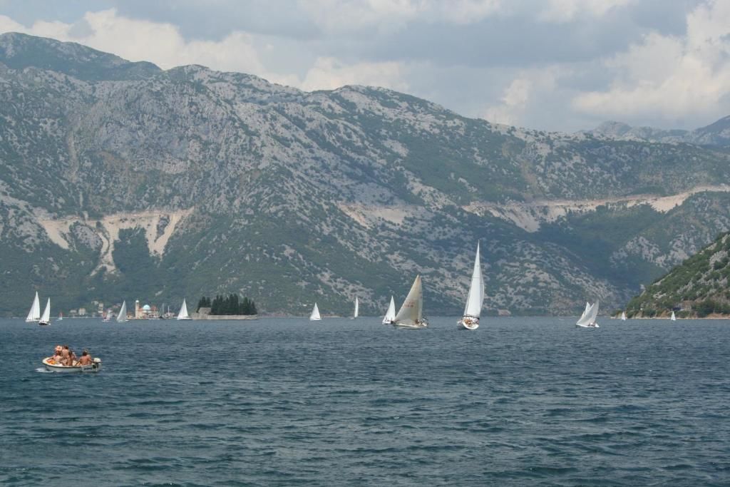 Апартаменты Apartment close to sea with a great view of sea Тиват-49