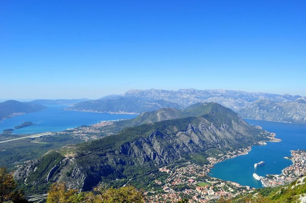 Апартаменты Apartment close to sea with a great view of sea Тиват-79