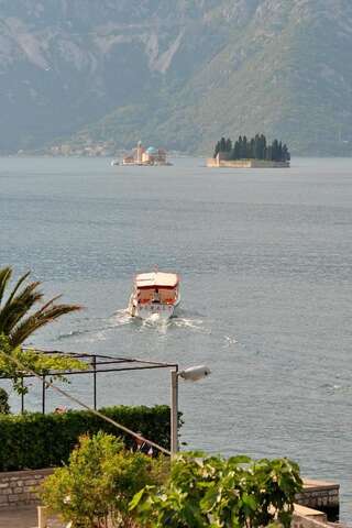 Апартаменты Apartment close to sea with a great view of sea Тиват Апартаменты с видом на море-20