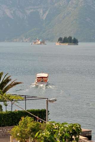 Апартаменты Apartment close to sea with a great view of sea Тиват Апартаменты с видом на море-35