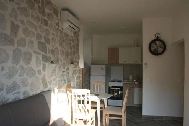 Апартаменты Apartment close to sea with a great view of sea Тиват-17