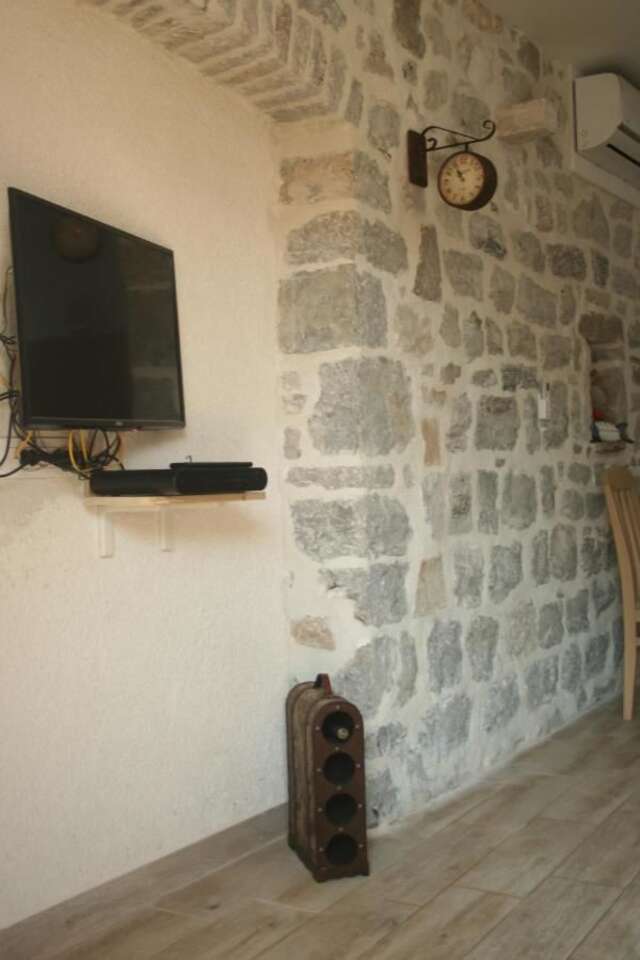 Апартаменты Apartment close to sea with a great view of sea Тиват-22