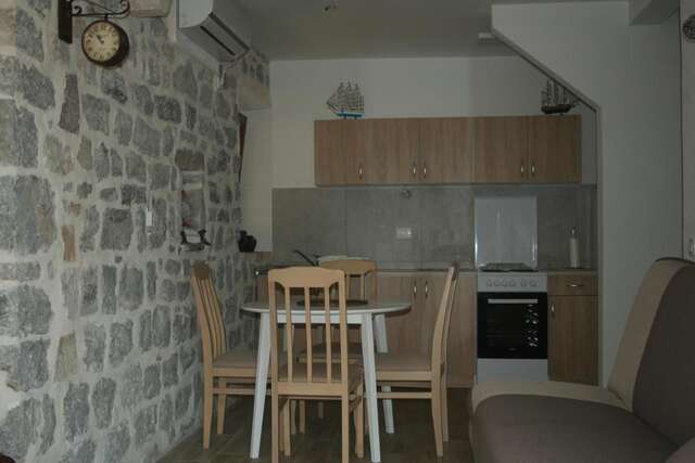 Апартаменты Apartment close to sea with a great view of sea Тиват-24