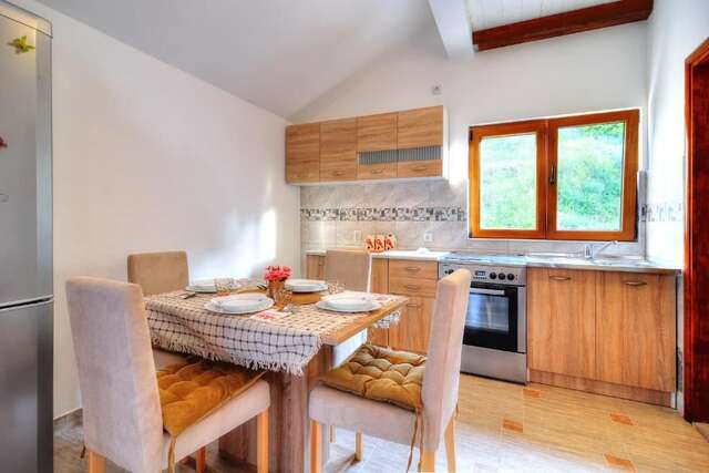 Апартаменты Apartment close to sea with a great view of sea Тиват-52