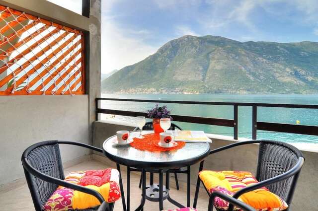 Апартаменты Apartment close to sea with a great view of sea Тиват-58